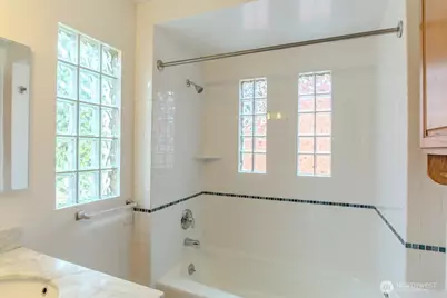 9017 5th Avenue NE, Seattle, WA 98115 - Photo 15