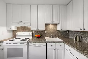 912 3rd Ave W, Seattle, WA 98119 - Photo 11