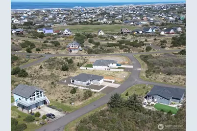 1439 Diamond Head Avenue SW, Ocean Shores, WA 98569 - Photo 1