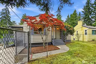 10713 15th Ave NE, Seattle, WA 98125 - Photo 3