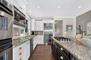 25817 NE 4th Pl, Sammamish, WA 98074 - Photo 9
