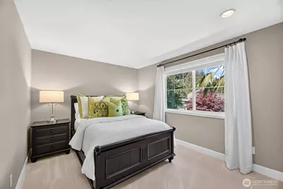 25817 NE 4th Place, Sammamish, WA 98074 - Photo 27