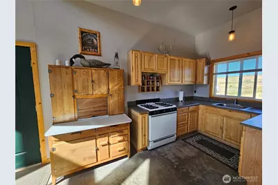 24414 Seven Springs Dairy Road E, Harrington, WA 99134 - Photo 5