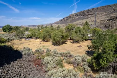 22007 NE Pleasant Valley Road, Grand Coulee, WA 99133 - Photo 17