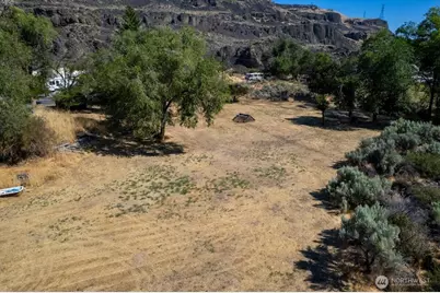 22007 NE Pleasant Valley Road, Grand Coulee, WA 99133 - Photo 15
