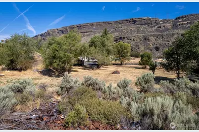 22007 NE Pleasant Valley Road, Grand Coulee, WA 99133 - Photo 13