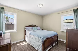 808 S Hawthorne St, Tacoma, WA 98465 - Photo 11
