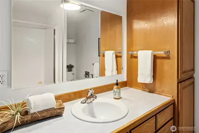 10796 Manitou Beach Drive NE, Bainbridge Island, WA 98110 - Photo 19