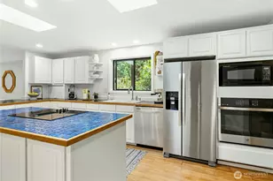 10796 Manitou Beach Dr NE, Bainbridge Island, WA 98110 - Photo 9