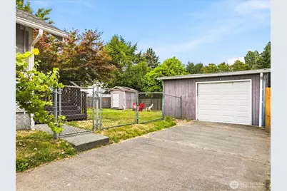 8848 13th Avenue SW, Seattle, WA 98106 - Photo 25