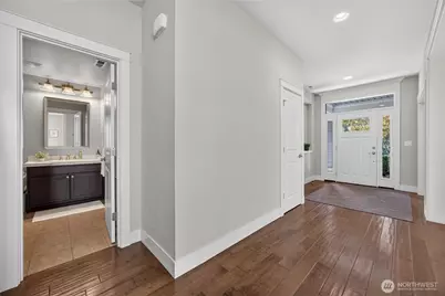 21056 SE 6th Place, Sammamish, WA 98074 - Photo 5