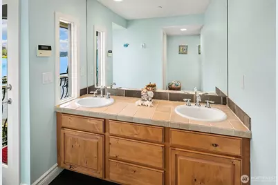 456 W Lake Sammamish Parkway SE, Bellevue, WA 98008 - Photo 33
