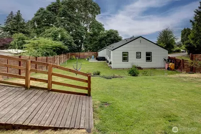 555 Windsor Place NE, Renton, WA 98056 - Photo 3