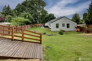 555 Windsor Pl NE, Renton, WA 98056 - Photo 3