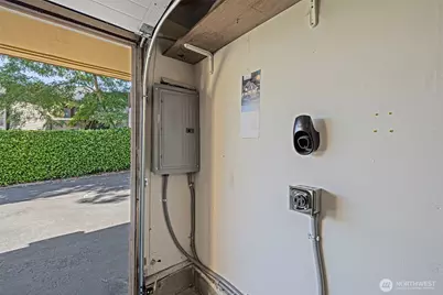 2591 E Madison Street #2567, Seattle, WA 98112 - Photo 27