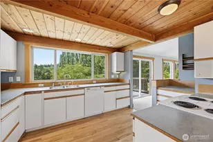 7750 NE Bergman Rd, Bainbridge Island, WA 98110 - Photo 21