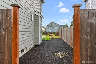 423 205th St SW, Lynnwood, WA 98036 - Photo 27