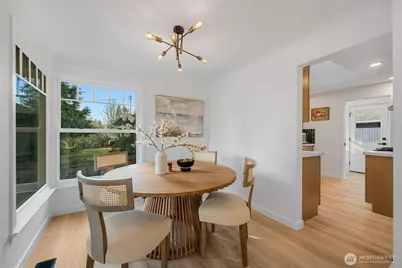 10723 Densmore Avenue N, Seattle, WA 98133 - Photo 7