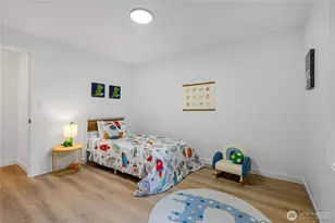 10723 Densmore Ave N, Seattle, WA 98133 - Photo 19