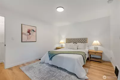 10723 Densmore Avenue N, Seattle, WA 98133 - Photo 33