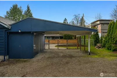 10723 Densmore Avenue N, Seattle, WA 98133 - Photo 39
