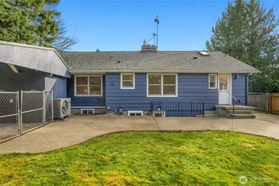 10723 Densmore Avenue N, Seattle, WA 98133 - Photo 37