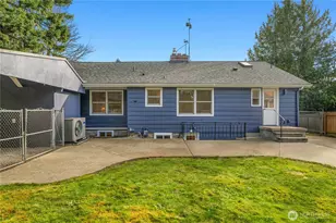 10723 Densmore Ave N, Seattle, WA 98133 - Photo 37