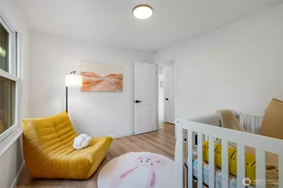 10723 Densmore Avenue N, Seattle, WA 98133 - Photo 17