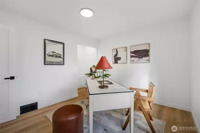 10723 Densmore Avenue N, Seattle, WA 98133 - Photo 15