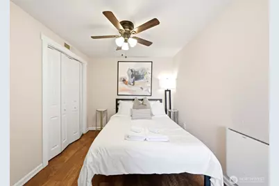 9725 Phinney Avenue N, Seattle, WA 98103 - Photo 31