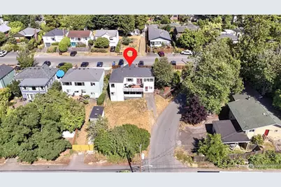 9725 Phinney Avenue N, Seattle, WA 98103 - Photo 37