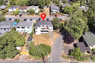 9725 Phinney Ave N, Seattle, WA 98103 - Photo 37