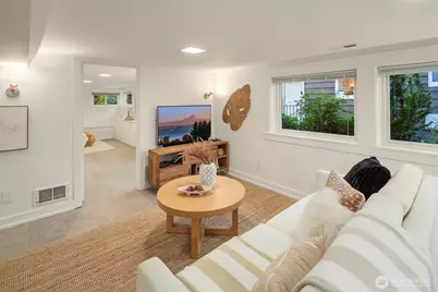 2612 1st Avenue N, Seattle, WA 98109 - Photo 31