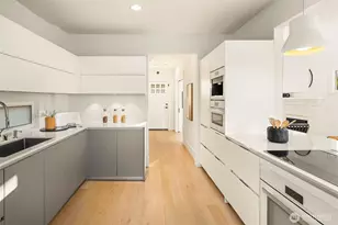 2612 1st Ave N, Seattle, WA 98109 - Photo 11