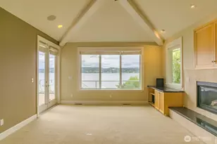 8568 Sand Point Way NE, Seattle, WA 98115 - Photo 21