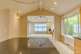 8568 Sand Point Way NE, Seattle, WA 98115 - Photo 19