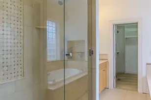 8568 Sand Point Way NE, Seattle, WA 98115 - Photo 29