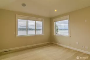 8568 Sand Point Way NE, Seattle, WA 98115 - Photo 27