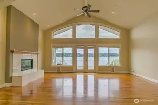 8568 Sand Point Way NE, Seattle, WA 98115 - Photo 13