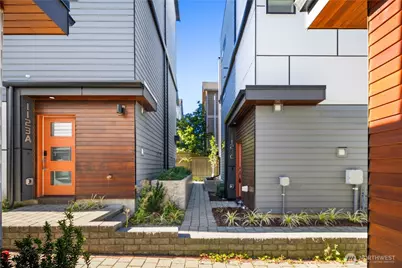1123 18th Avenue #C, Seattle, WA 98122 - Photo 3