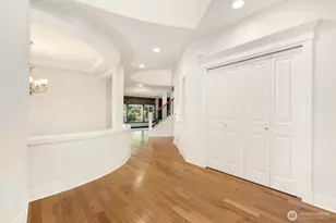 23431 NE 10th Pl, Sammamish, WA 98074 - Photo 3