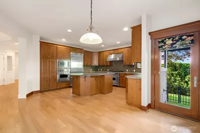 23431 NE 10th Place, Sammamish, WA 98074 - Photo 15