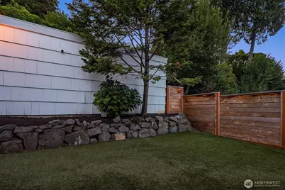 1021 McGilvra Boulevard E, Seattle, WA 98112 - Photo 39
