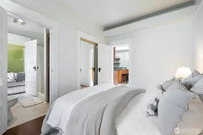 6717 26th Avenue NW, Seattle, WA 98117 - Photo 17
