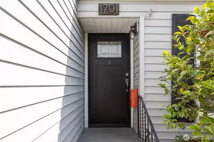 1701 N 82nd St, Seattle, WA 98103 - Photo 3