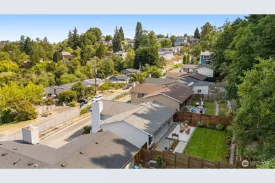 5423 31st Avenue SW, Seattle, WA 98126 - Photo 31