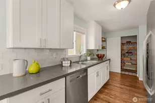 5423 31st Ave SW, Seattle, WA 98126 - Photo 9