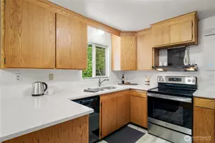 8811 187th Street NE, Bothell, WA 98011 - Photo 11