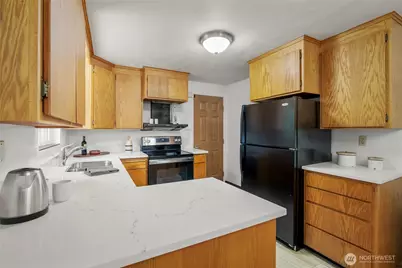 8811 187th Street NE, Bothell, WA 98011 - Photo 9