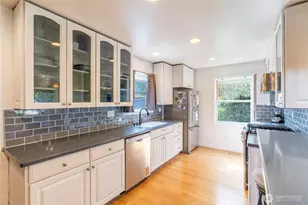9802 35th Ave SW, Seattle, WA 98126 - Photo 23